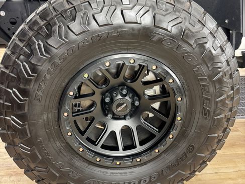 Used 2024 Jeep Wrangler Unlimited Sport AWD/4WD image 8