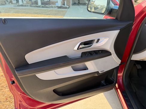 Used 2014 Chevrolet Equinox LTZ image 12