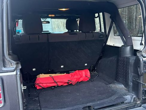 Used 2014 Jeep Wrangler Unlimited Sport w/ Connectivity Group image 12