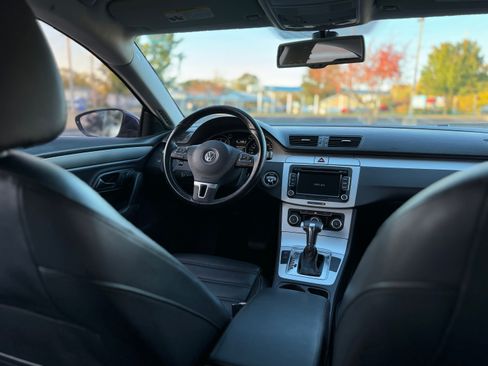 Used 2010 Volkswagen CC Sport image 17