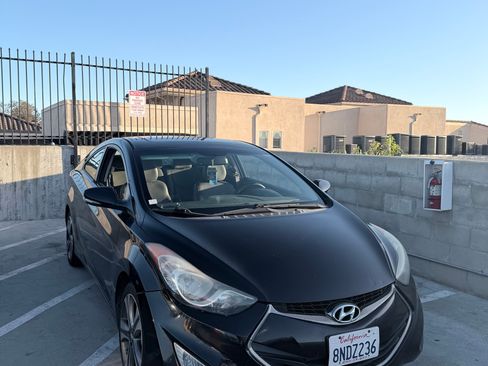 Used 2013 Hyundai Elantra SE image 1