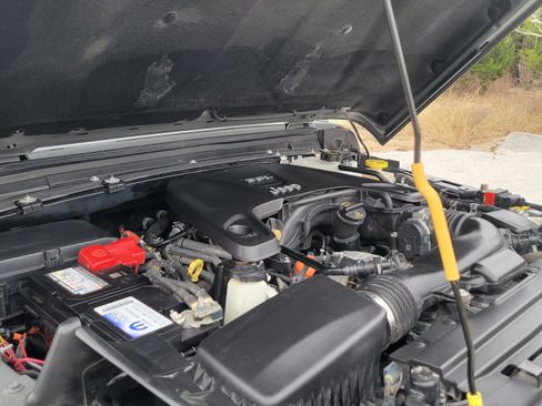 Used 2020 Jeep Gladiator Sport w/ Quick Order Package 24S image 9