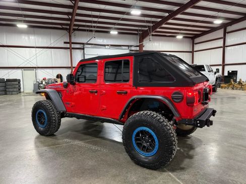 Used 2022 Jeep Wrangler Unlimited Rubicon 4xe w/ Cold Weather Group AWD/4WD image 5