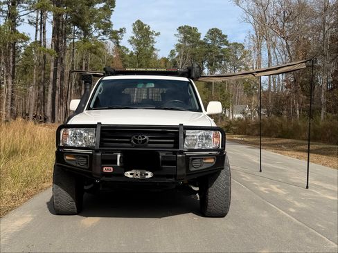 Used 2006 Toyota Land Cruiser image 10