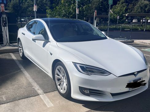 Used 2017 Tesla Model S 75D image 9