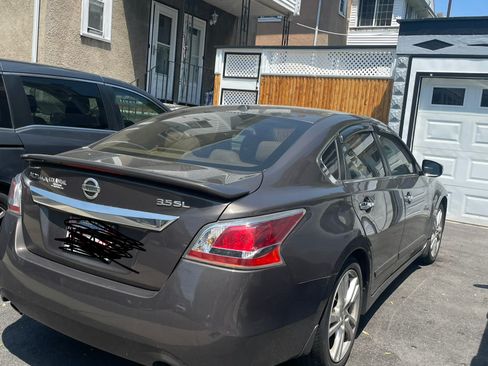 Used 2013 Nissan Altima 3.5 SL w/ Technology Pkg FWD image 4