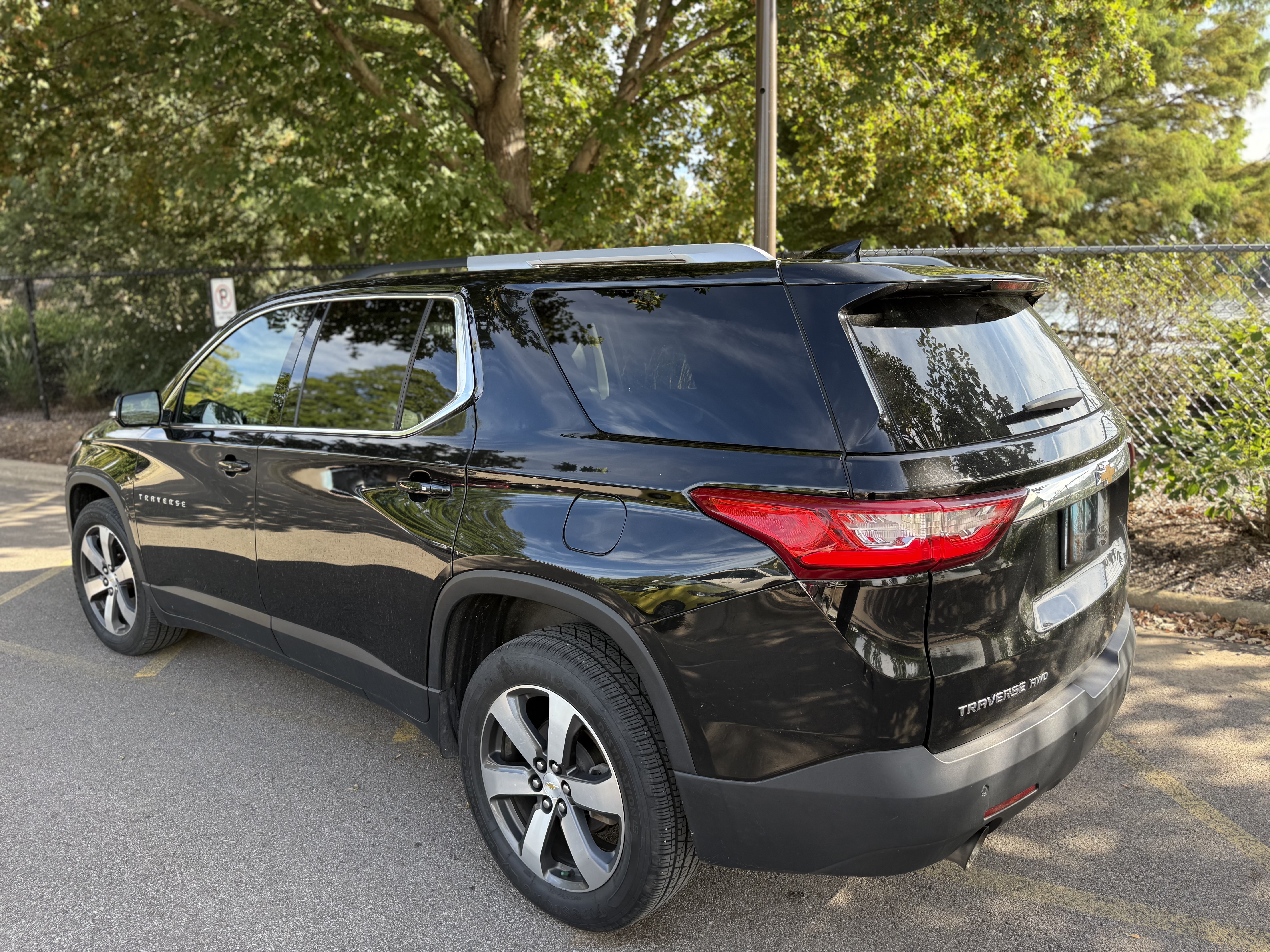 Used 2018 Chevrolet Traverse LT AWD/4WD image 2