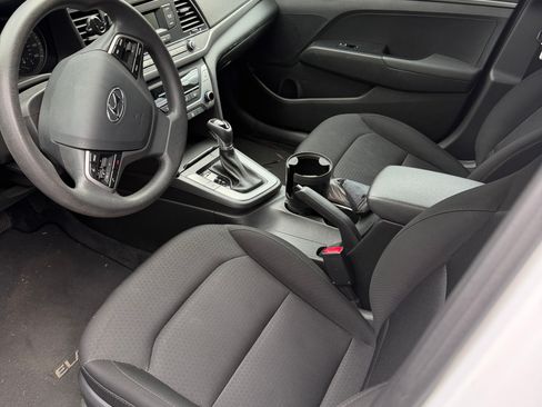 Used 2018 Hyundai Elantra SE image 6