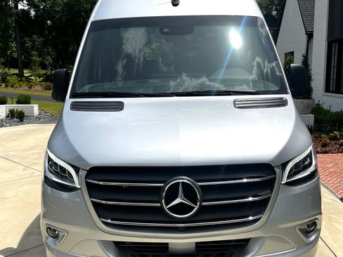 Used 2024 Mercedes-Benz Sprinter 2500 image 1