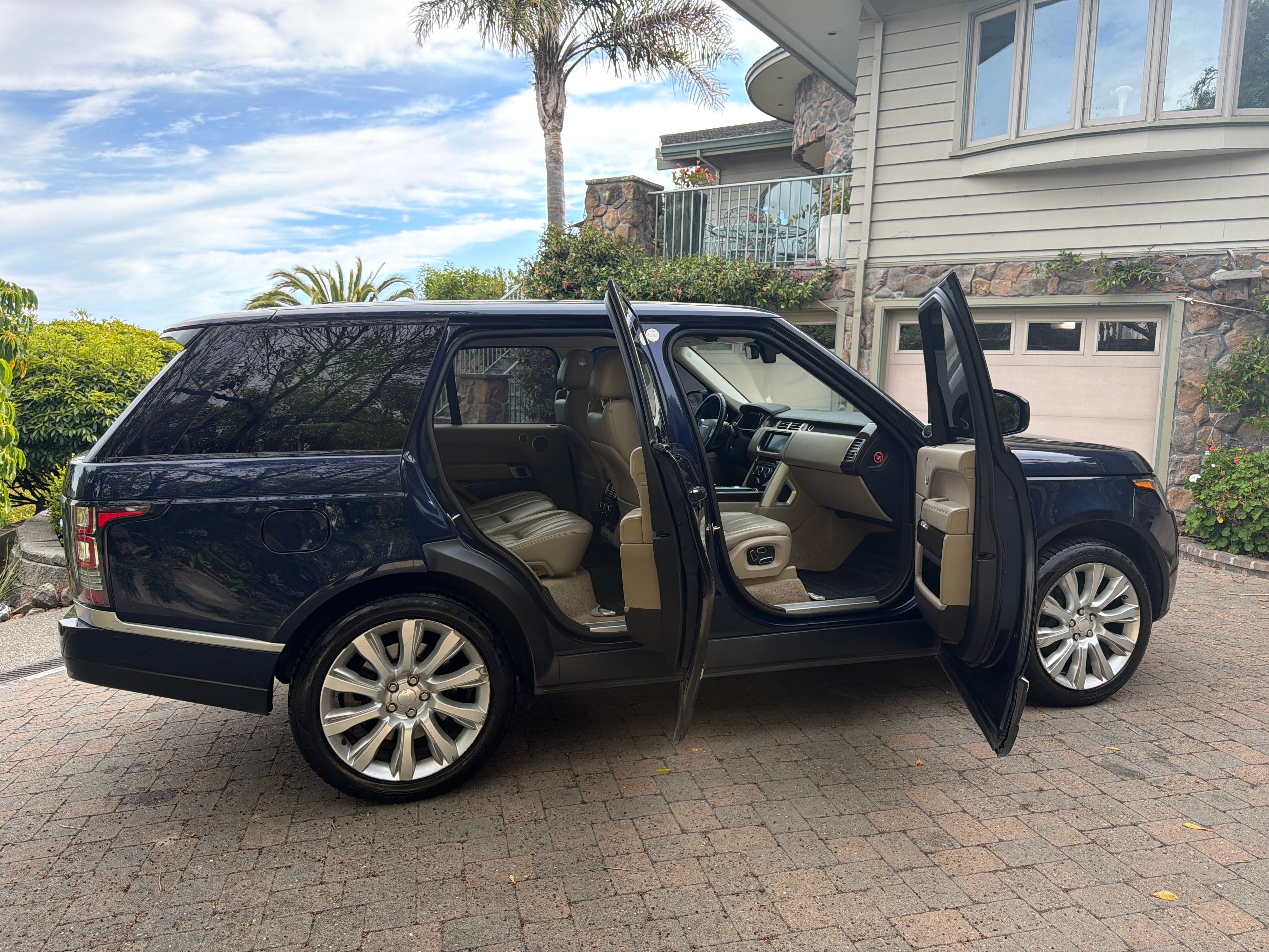 Used 2014 Land Rover Range Rover Supercharged AWD/4WD image 14