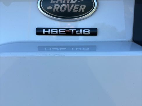 Used 2017 Land Rover Discovery HSE Luxury image 9