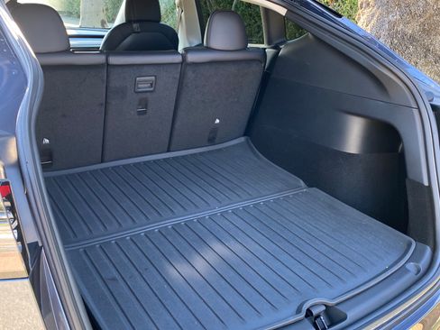 Used 2021 Tesla Model Y Long Range image 14