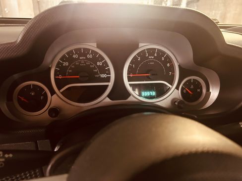 Used 2010 Jeep Wrangler Unlimited Sahara w/ Dual Top Group AWD/4WD image 14