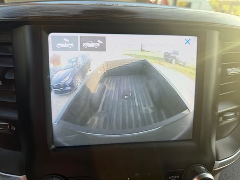 Used 2019 RAM 2500 Laramie w/ Cold Weather Group image 17