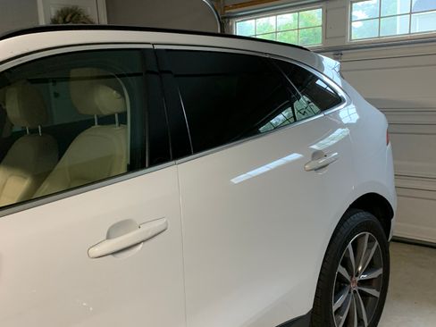 Used 2019 Jaguar F-PACE Prestige image 2