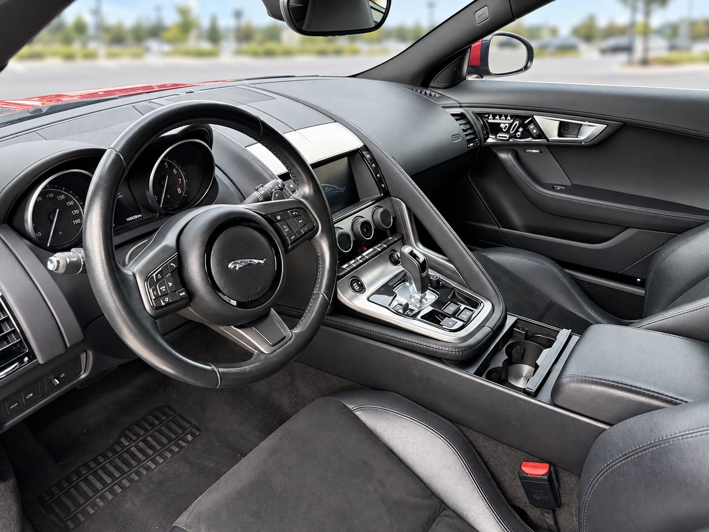 Used 2016 Jaguar F-TYPE Coupe RWD image 12