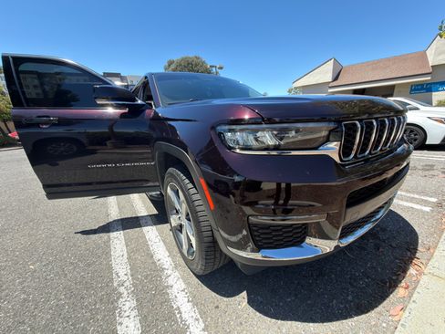 Used 2022 Jeep Grand Cherokee L Limited RWD image 2