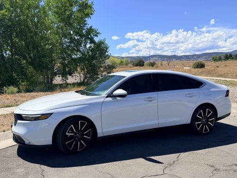 Used 2025 Honda Accord Touring image 4