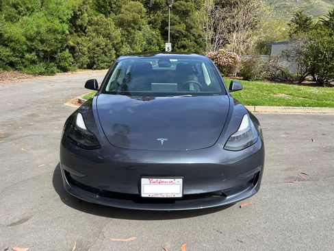 Used 2023 Tesla Model 3 Standard Range image 10