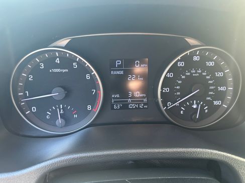 Used 2017 Hyundai Elantra SE image 11