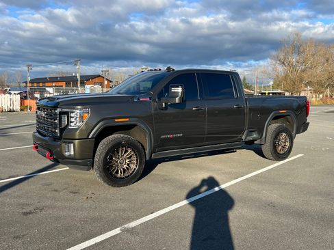 Used 2022 GMC Sierra 2500 AT4 w/ AT4 Preferred Package image 1