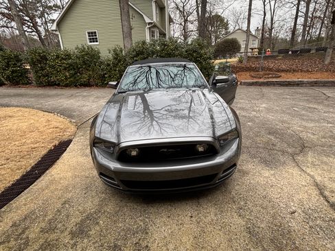 Used 2014 Ford Mustang GT Premium image 11