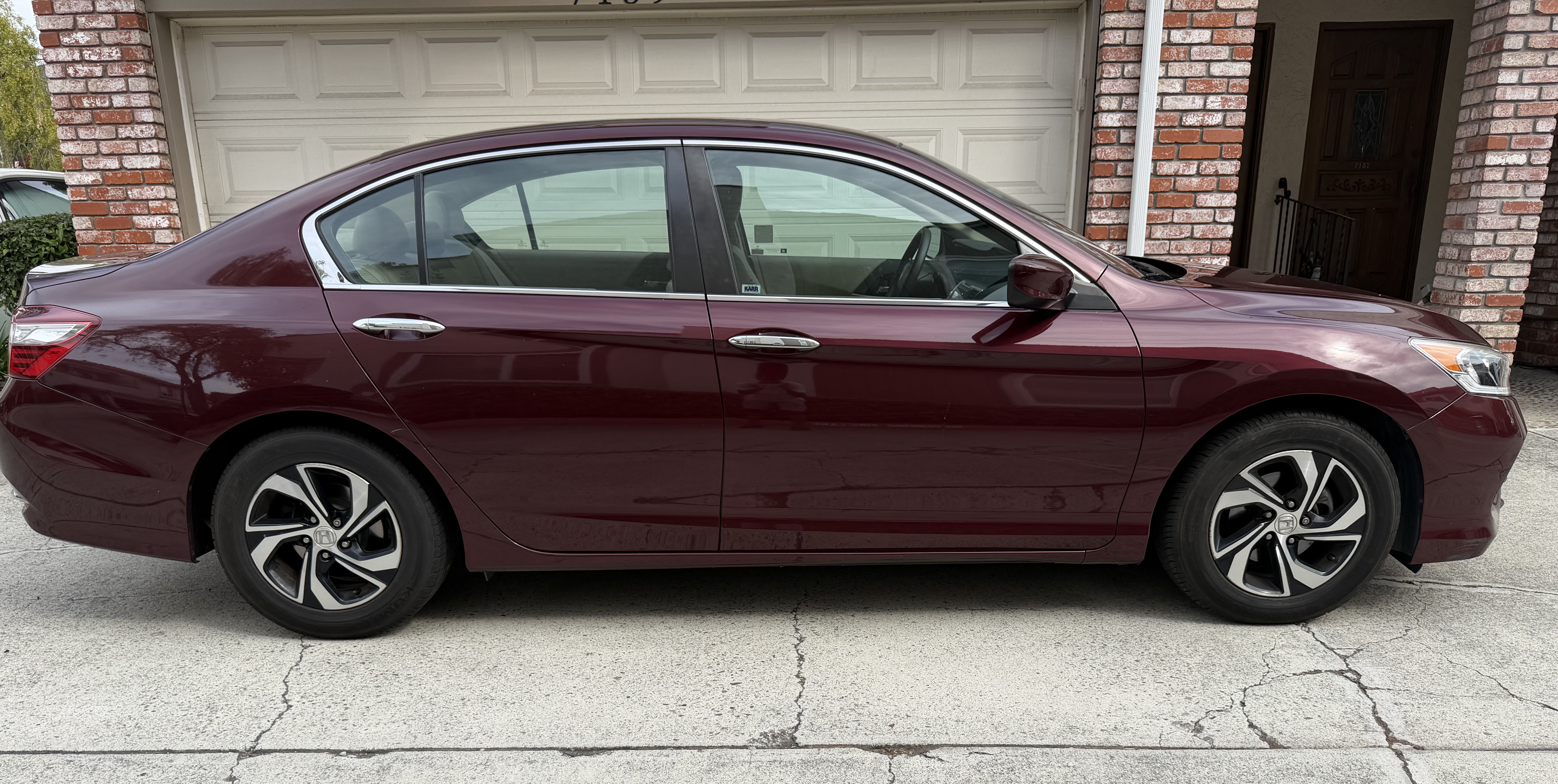 Used 2017 Honda Accord LX image 1