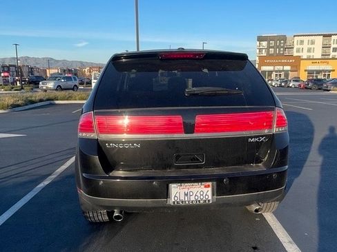 Used 2010 Lincoln MKX 2WD image 2