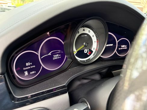 Used 2023 Porsche Cayenne Platinum Edition image 8