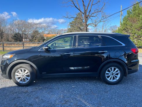 Used 2019 Kia Sorento LX w/ LX V6 Convenience Package image 2