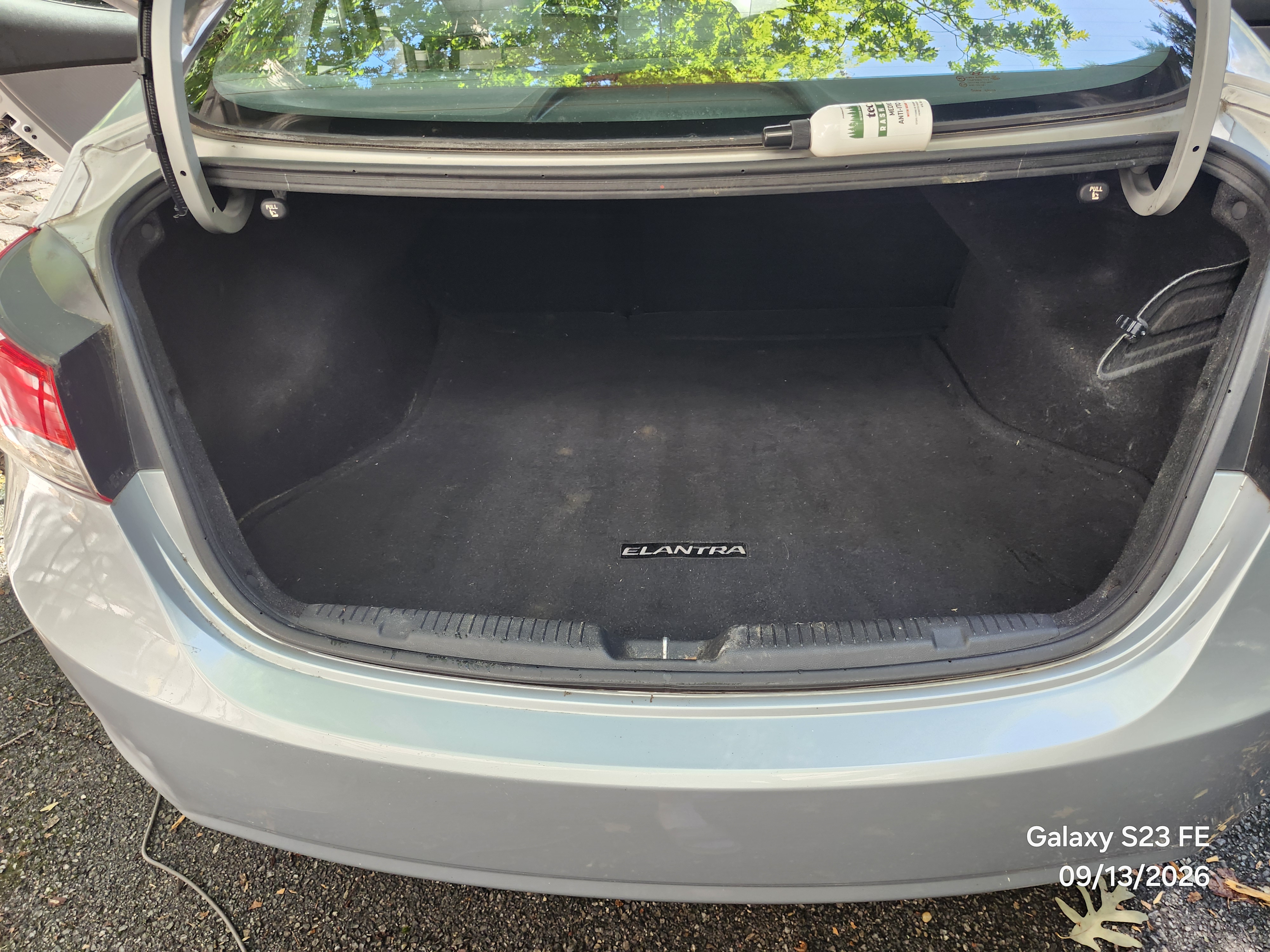 Used 2012 Hyundai Elantra GLS w/ Preferred Pkg 3 FWD image 10