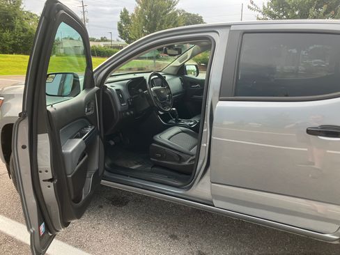 Used 2021 Chevrolet Colorado Z71 AWD/4WD image 11