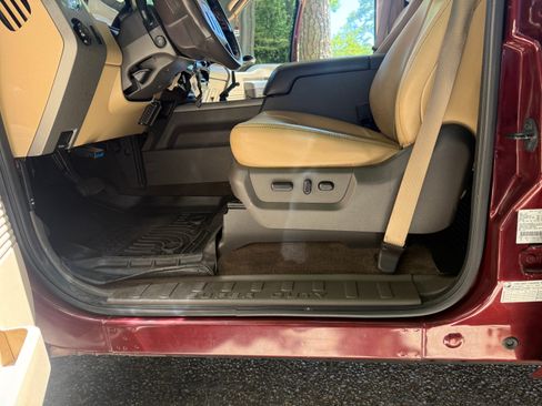 Used 2012 Ford F350 Lariat w/ Lariat Ultimate Pkg AWD/4WD image 31