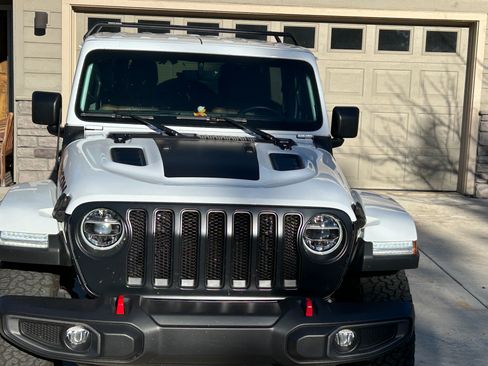 Used 2021 Jeep Wrangler Unlimited Rubicon image 2