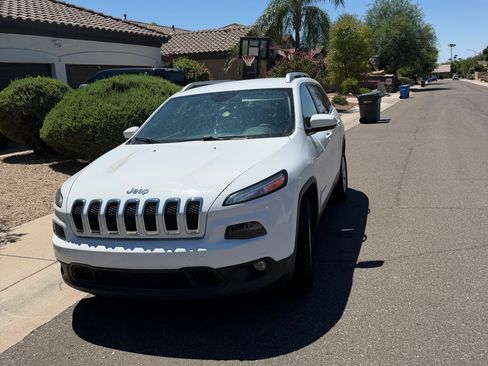 Used 2015 Jeep Cherokee Latitude FWD image 1