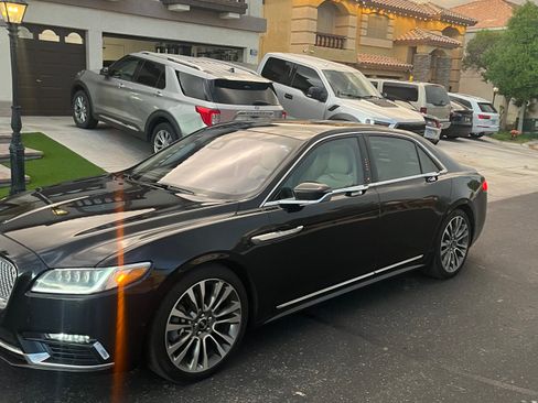 Used 2017 Lincoln Continental Reserve w/ Luxury Package image 2