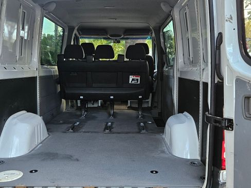 Used 2011 Mercedes-Benz Sprinter 2500 image 18