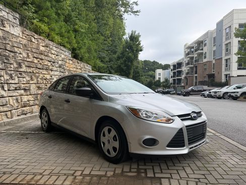 Used 2013 Ford Focus S FWD image 4
