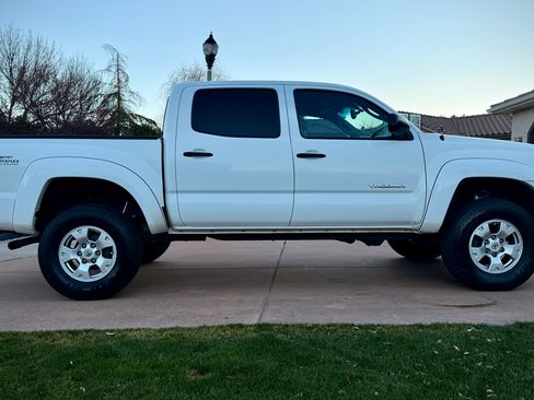 Used 2010 Toyota Tacoma 4x4 Double Cab image 5