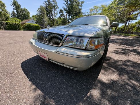 Used 2005 Mercury Grand Marquis GS RWD image 4