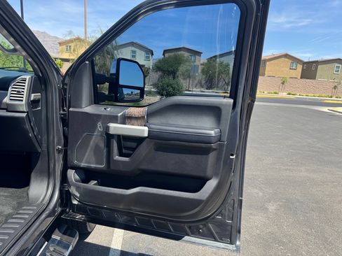 Used 2017 Ford F250 Lariat w/ Chrome Package image 14