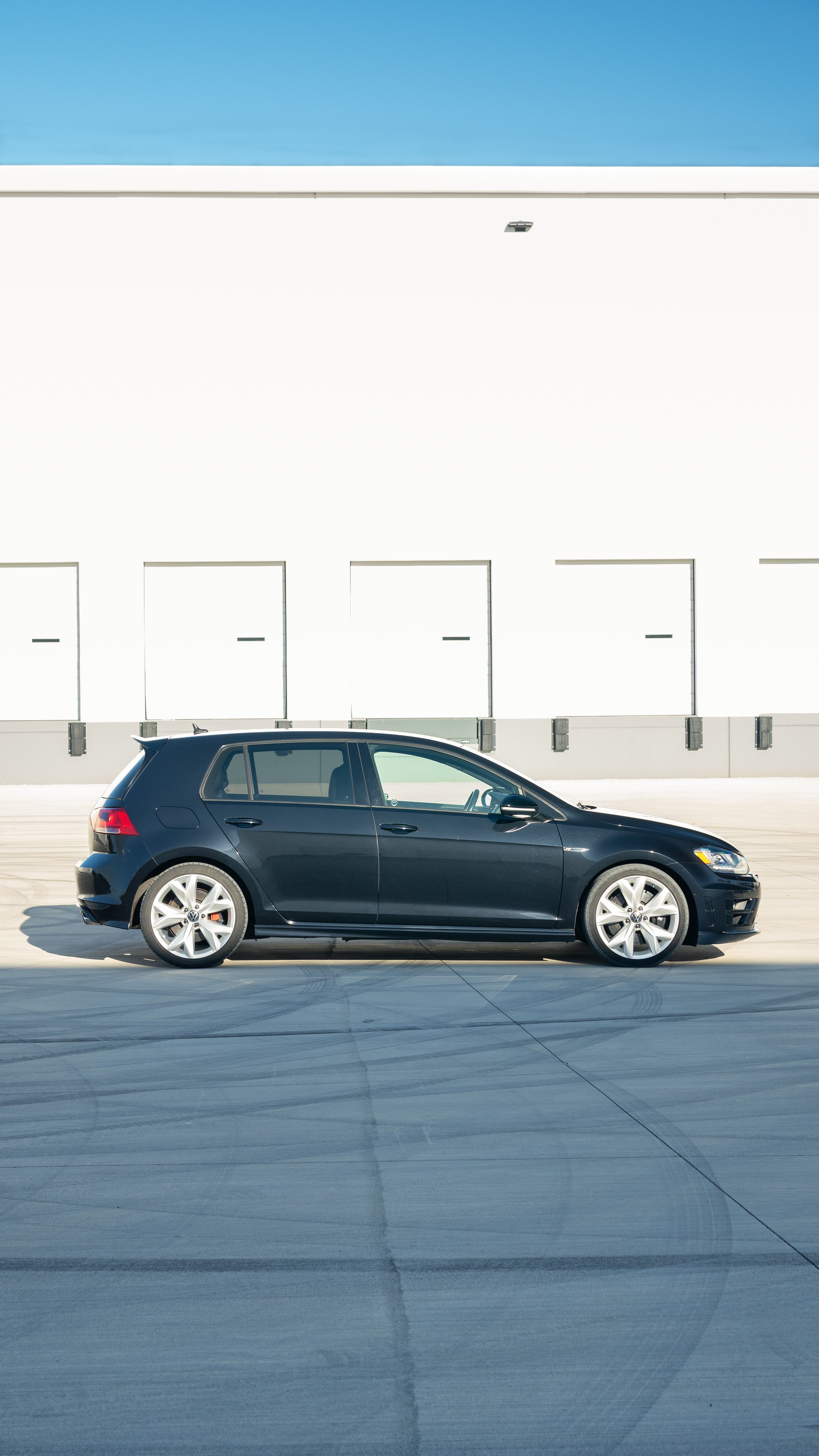 Used 2016 Volkswagen Golf 4-Door AWD/4WD image 9