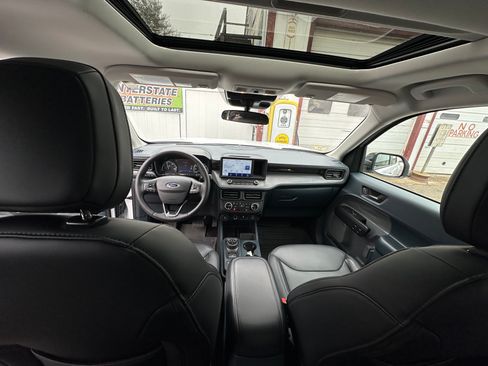 Used 2024 Ford Maverick Lariat w/ Black Appearance Package image 12