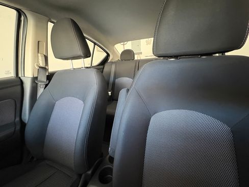 Used 2014 Nissan Versa SV image 11