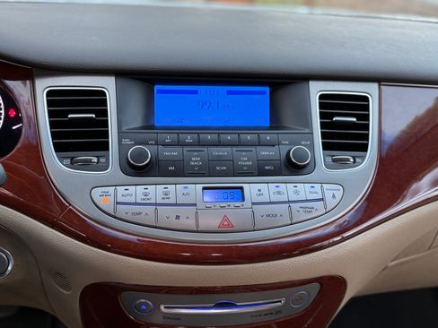 Used 2013 Hyundai Genesis 3.8 image 22