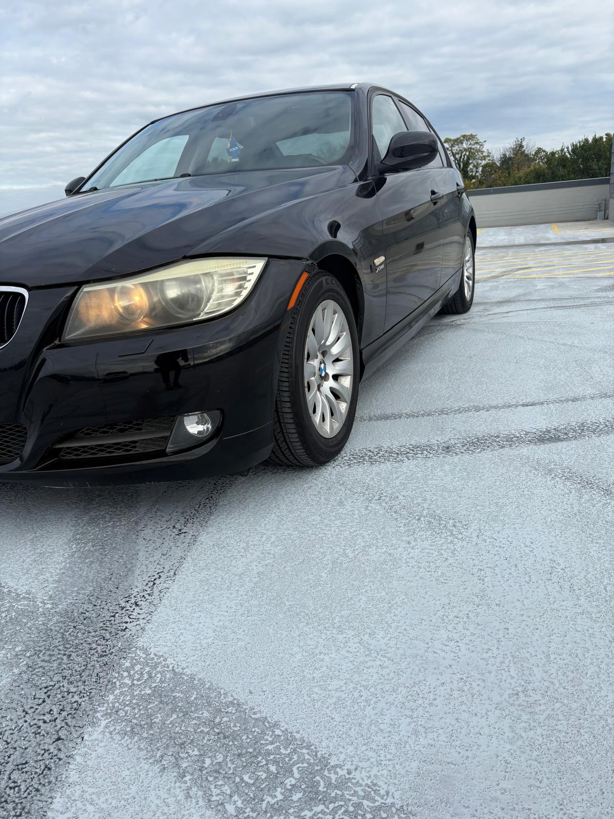 Used 2009 BMW 328i xDrive Sedan AWD/4WD image 4