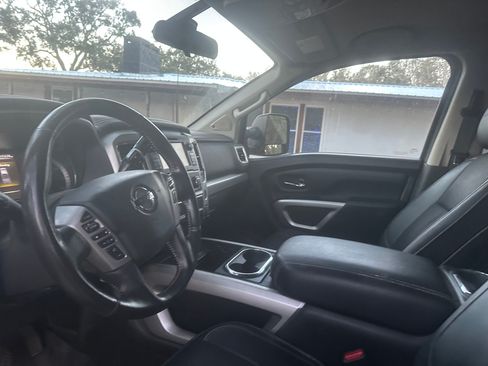 Used 2018 Nissan Titan PRO-4X w/ Pro-4x Utility Package image 14