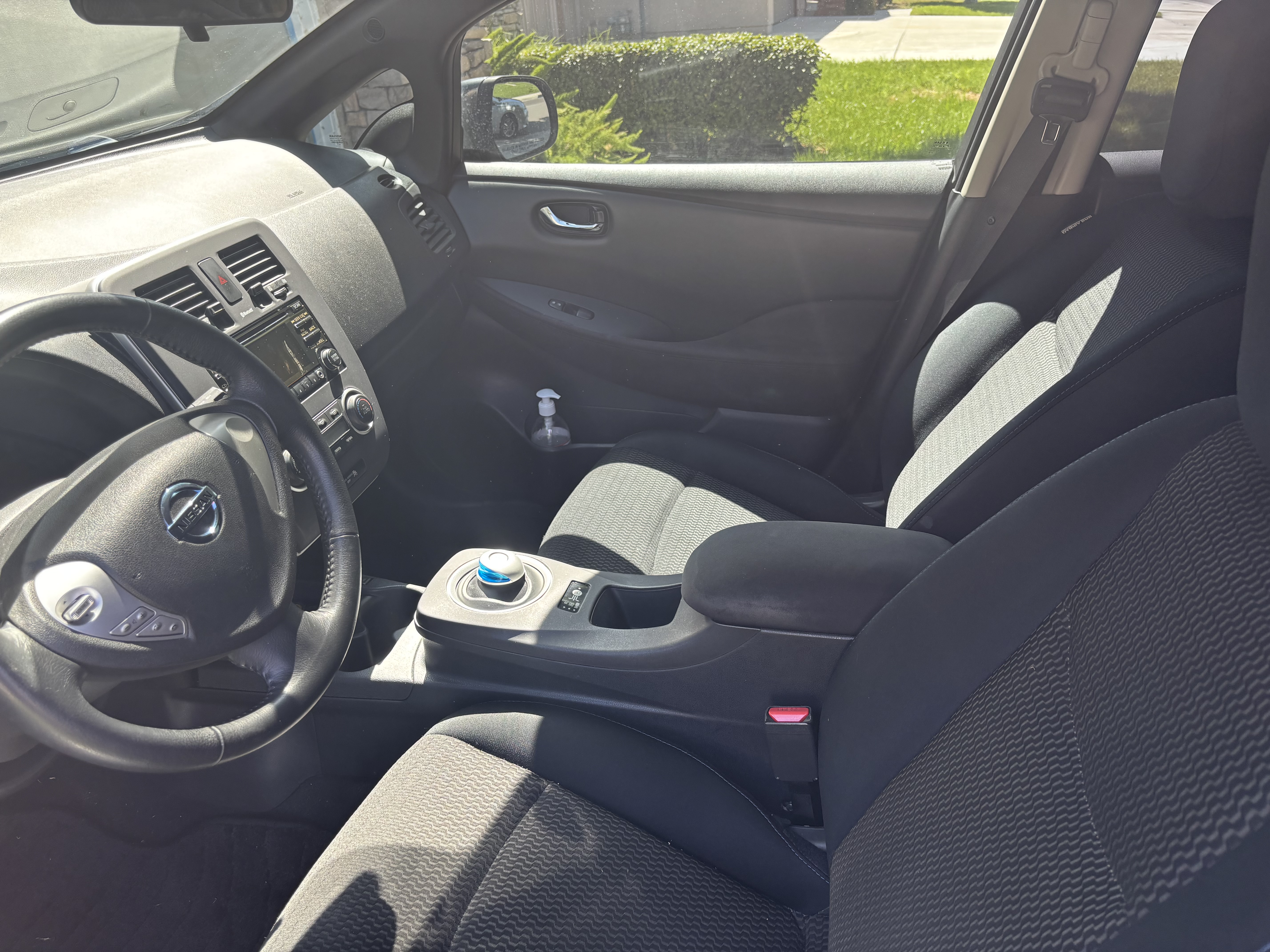 Used 2013 Nissan Leaf S FWD image 17
