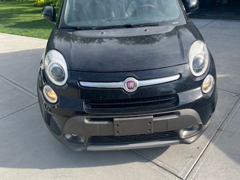 Used 2014 FIAT 500L Trekking w/ Popular Equipment Group FWD image 1