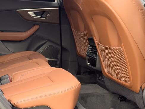 Used 2025 Audi Q8 Premium Plus image 16